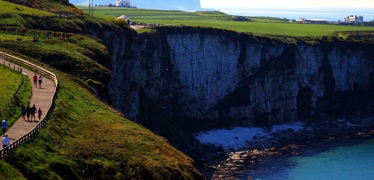 Drive to Giant's Causeway