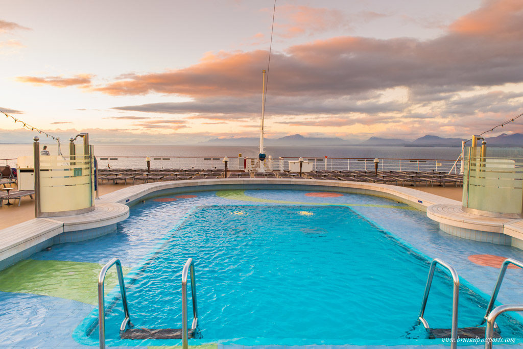 The pool on Holland America's Niew Amsterdam