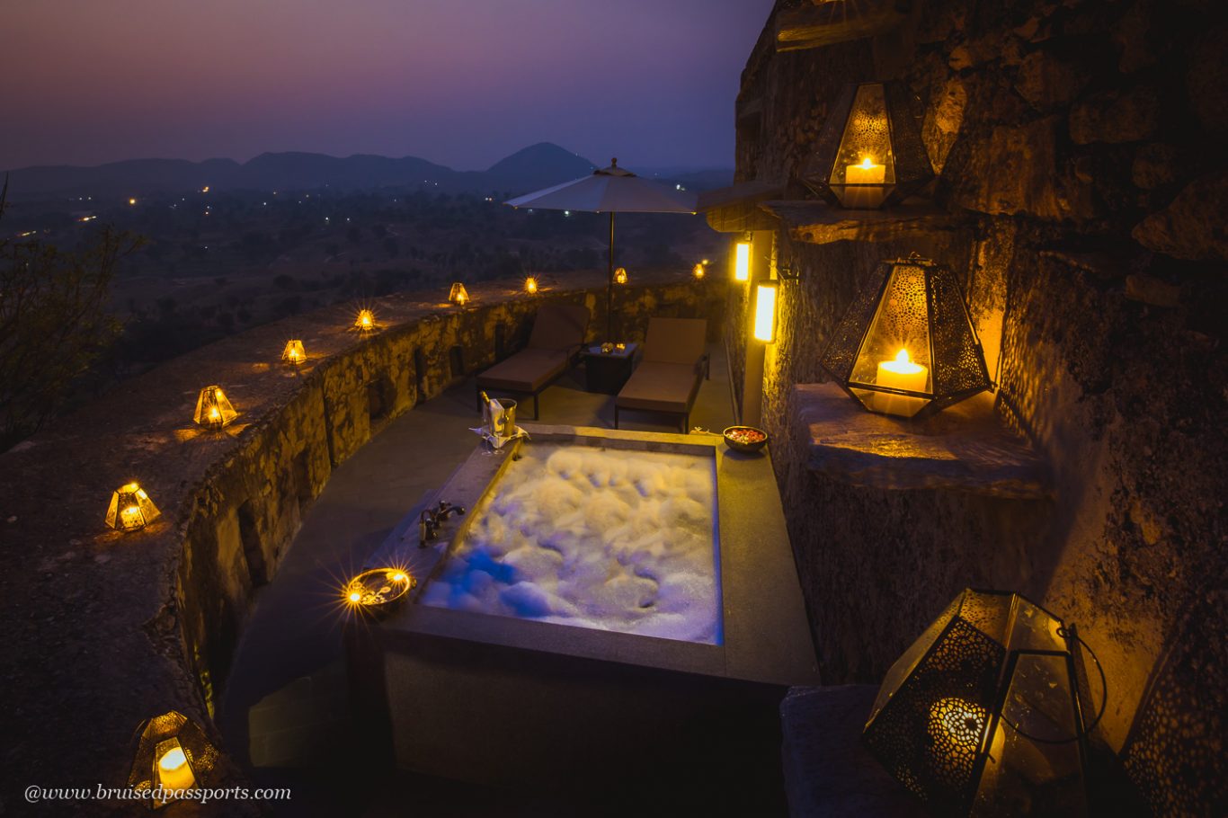 Private bath tub overlooking the Aravallia at Alila Fort Bishangarh