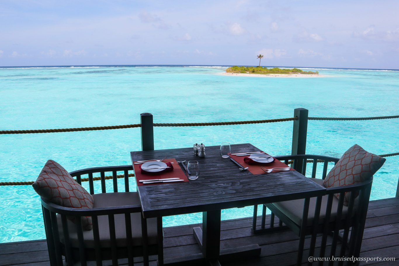 restaurant motu at club med finolhu maldives