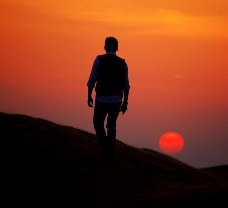 Offbeat Dubai Sunset in the Arabian Desert