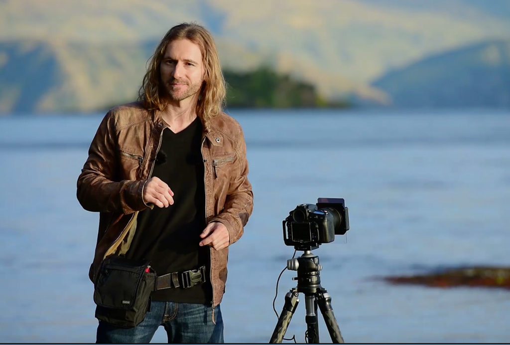 Elia Locardi Photographing the world