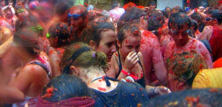 Guide to La Tomatina