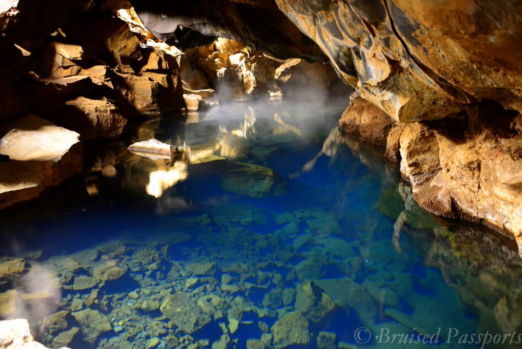 Natural hot tub in Grjotagja in North Iceland 