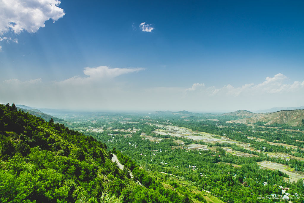 The first glimpse of Kashmir valley from "Titanic" view point :-)