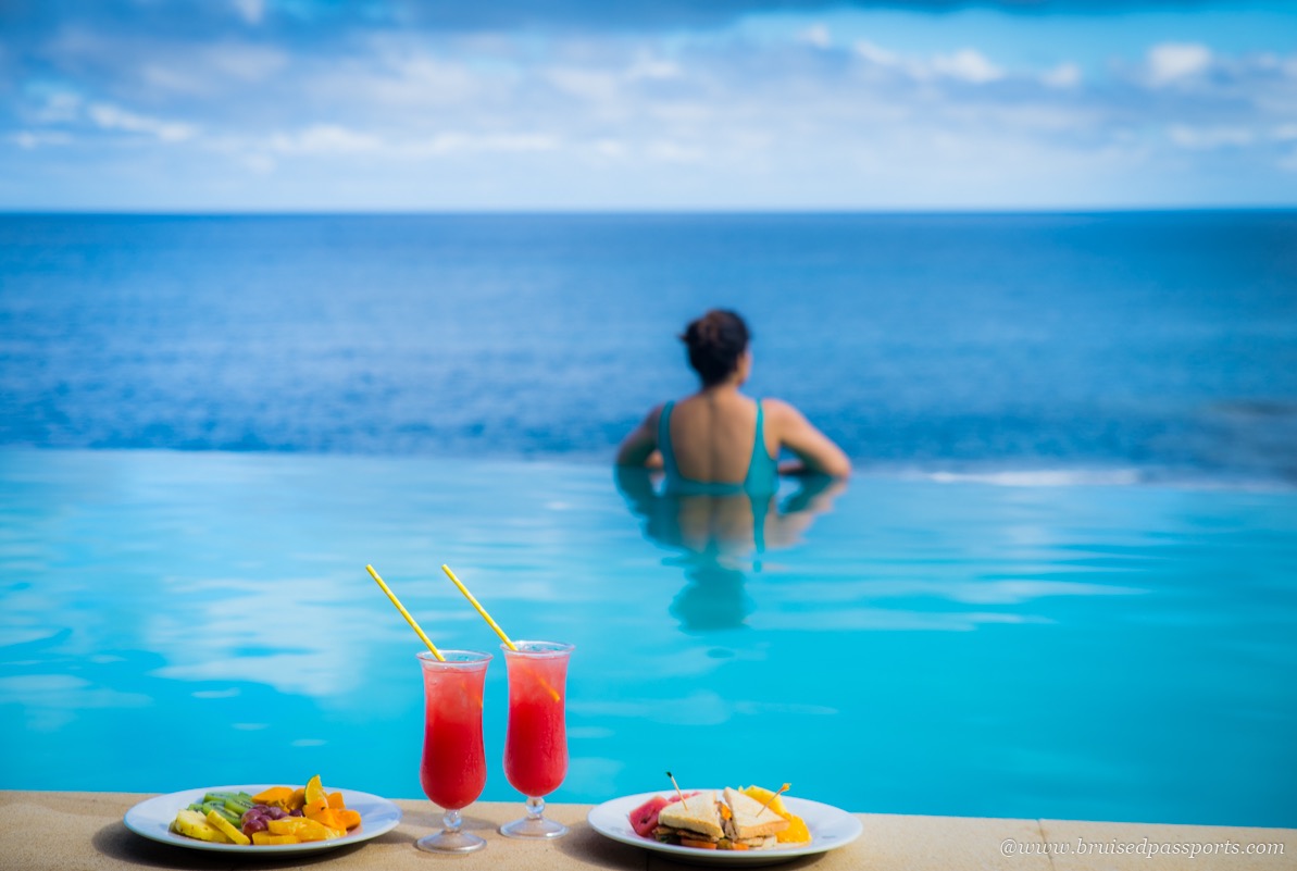 infinity pool breakfast on fiji honeymoon