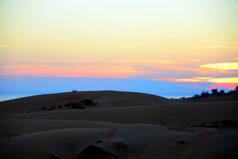 red sand dunes mui ne vietnam