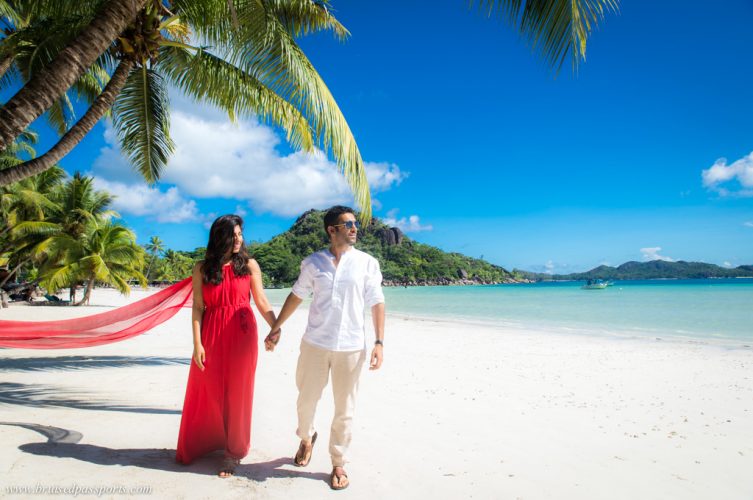 beach outside Le Duc De Praslin in Seychelles