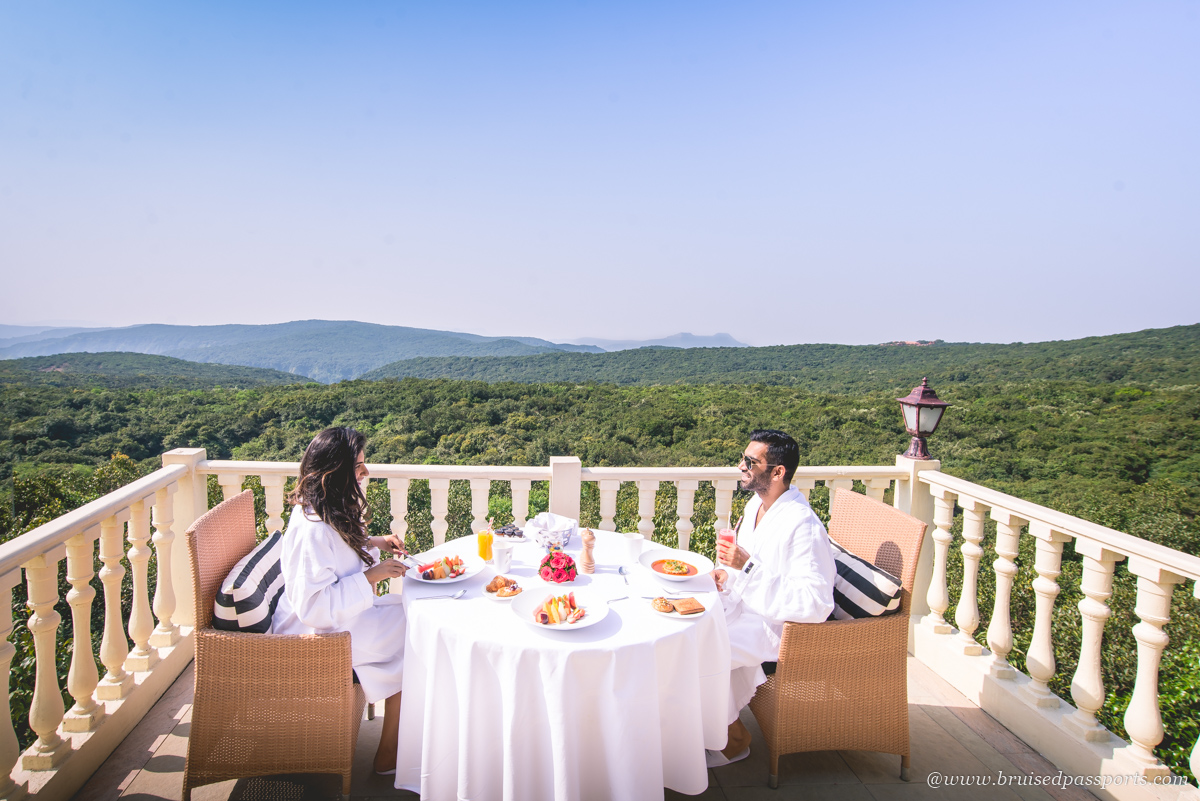 Le Meridien Mahabaleshwar breakfast in balcony