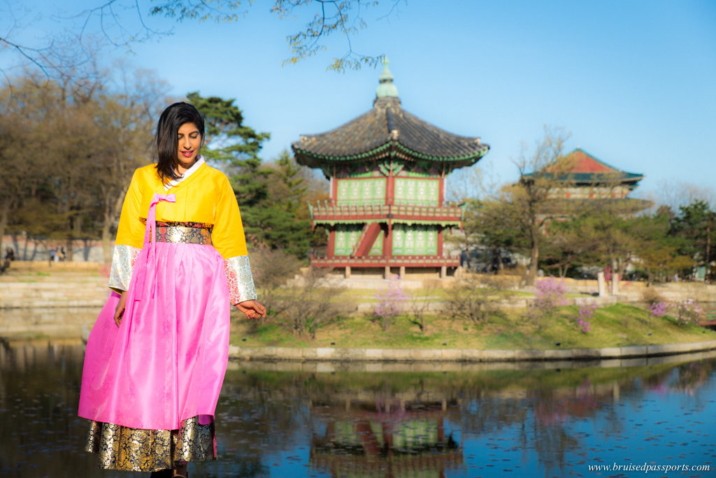 Local Korean costume at Gyeongbokgung palace in Seoul